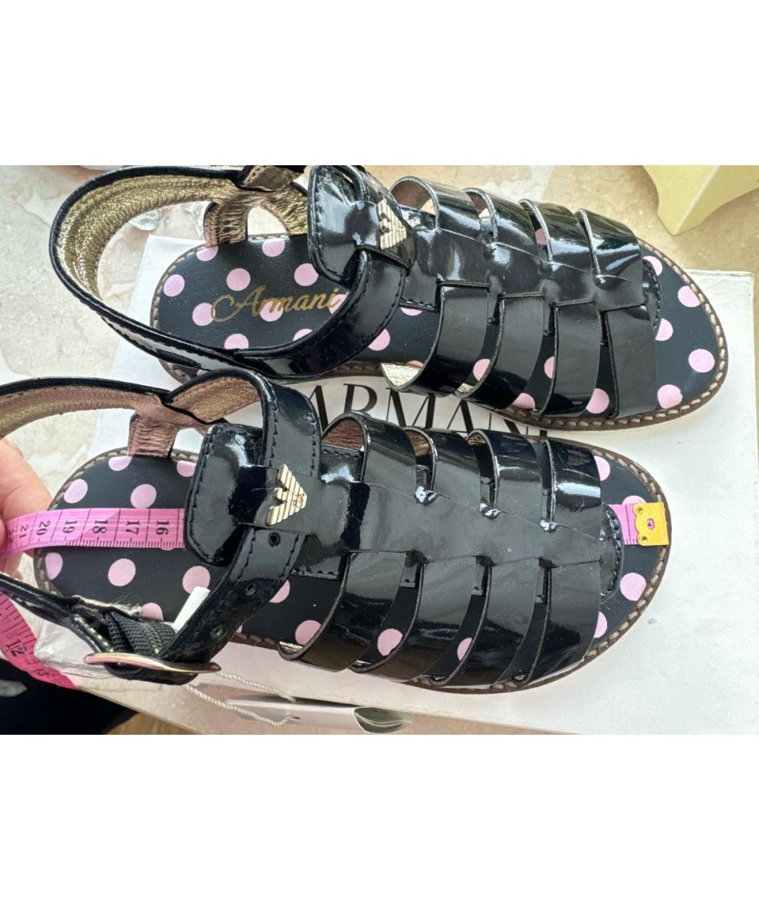 ARMANI JUNIOR Темно-синие сандалии и шлепанцы из лакированной кожи, фото 6