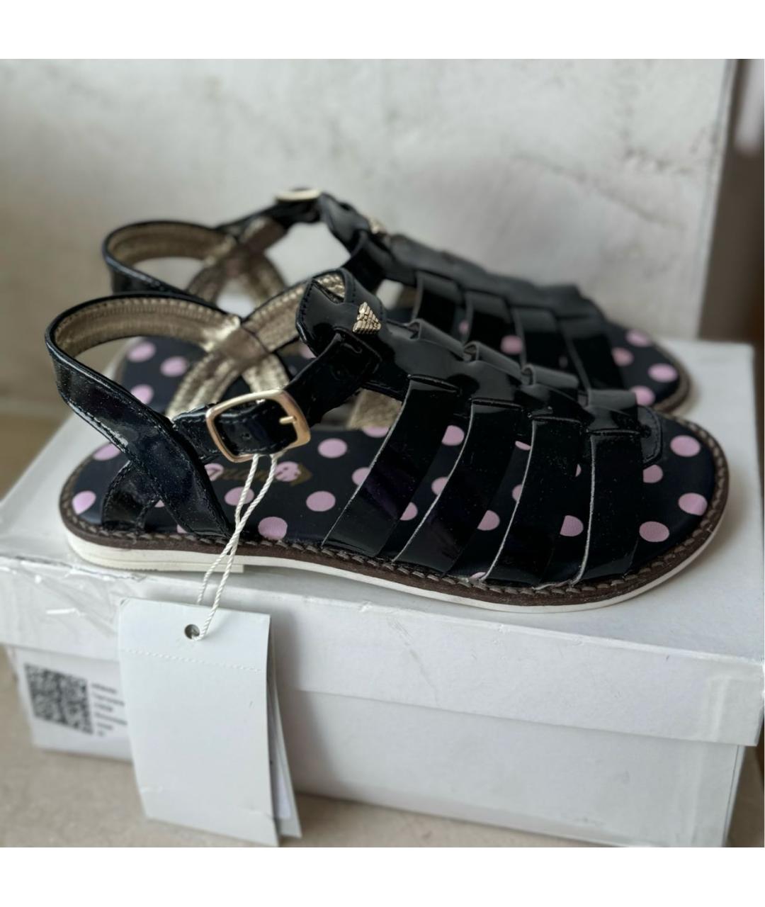 ARMANI JUNIOR Темно-синие сандалии и шлепанцы из лакированной кожи, фото 8