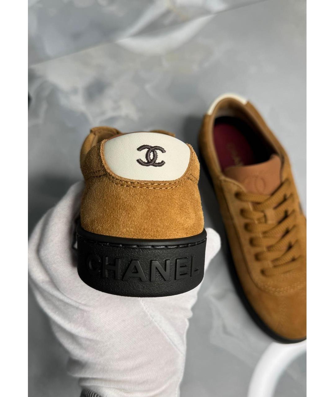 CHANEL Коричневые замшевые кеды, фото 4