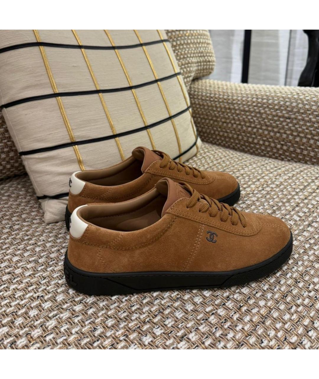 CHANEL Коричневые замшевые кеды, фото 5