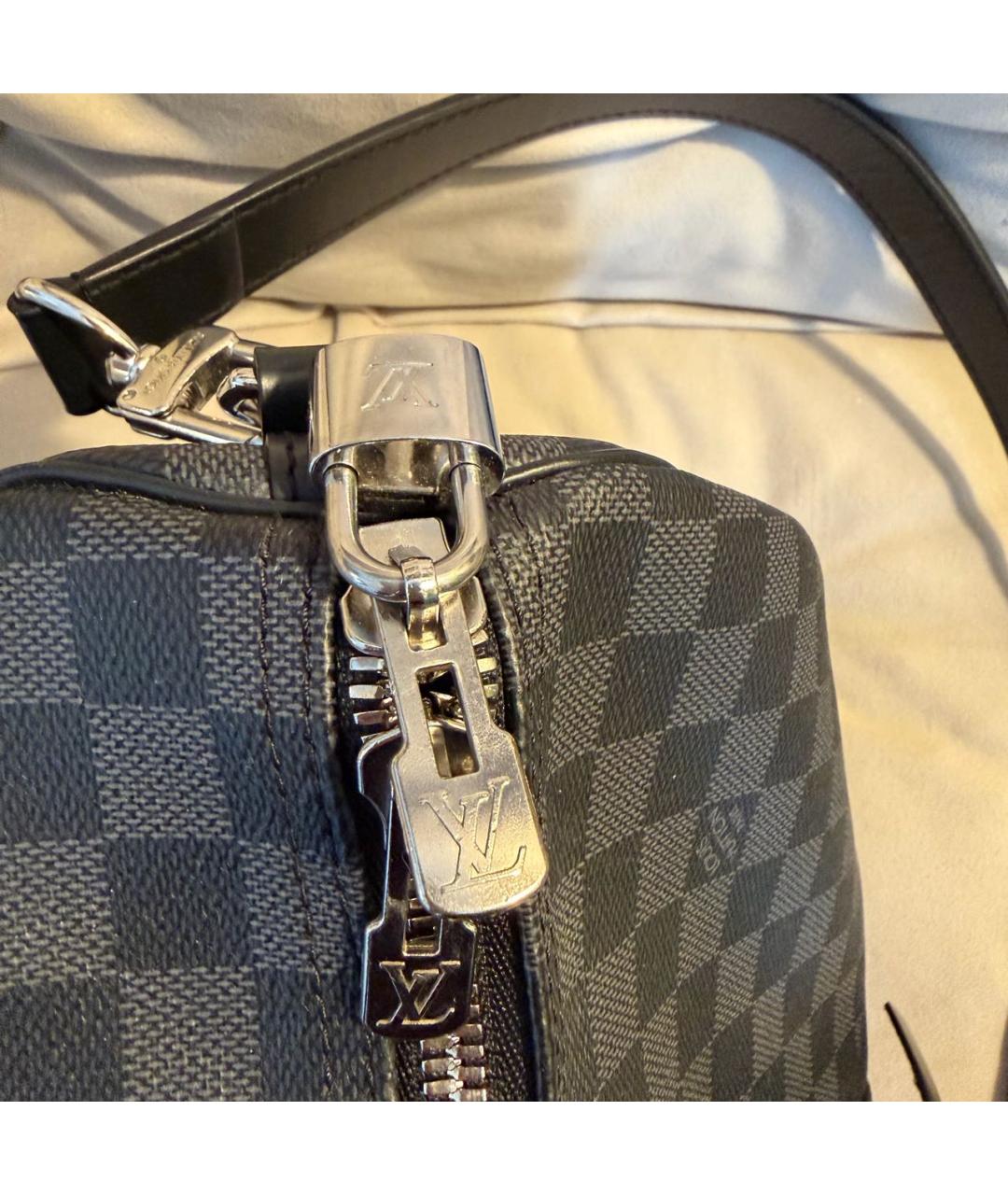 LOUIS VUITTON Антрацитовая кожаная дорожная/спортивная сумка, фото 8