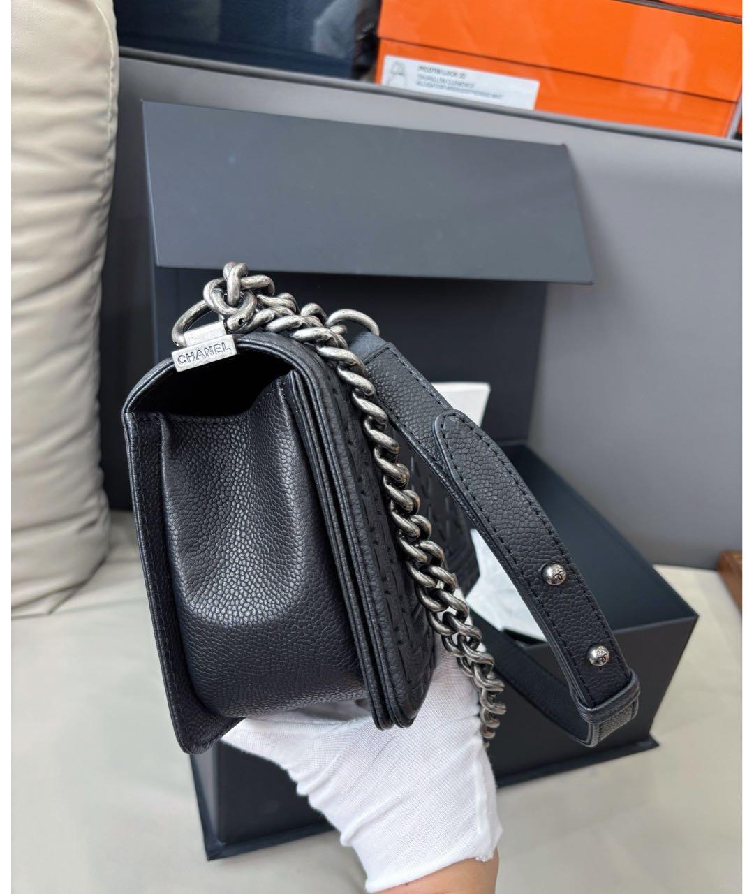CHANEL Черная кожаная сумка через плечо, фото 4