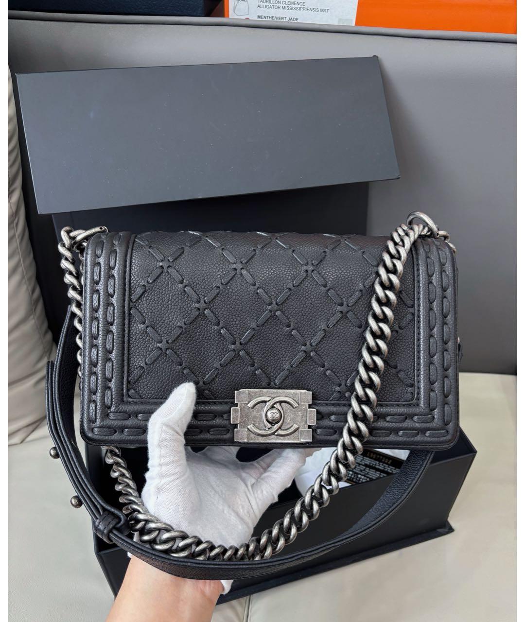 CHANEL Черная кожаная сумка через плечо, фото 2