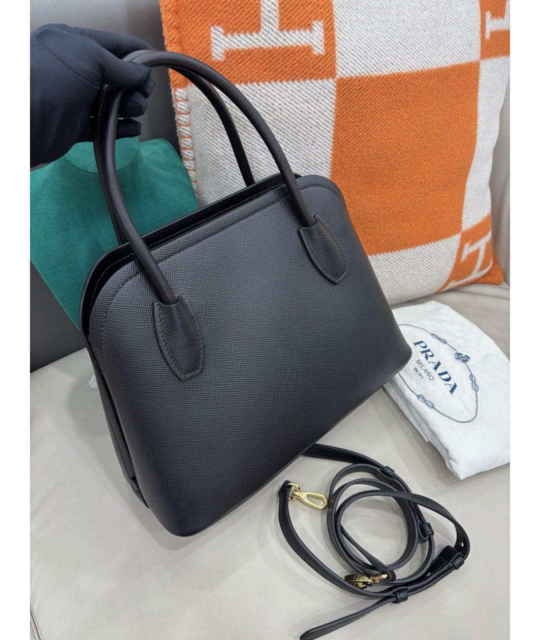 PRADA Черная кожаная сумка с короткими ручками, фото 3