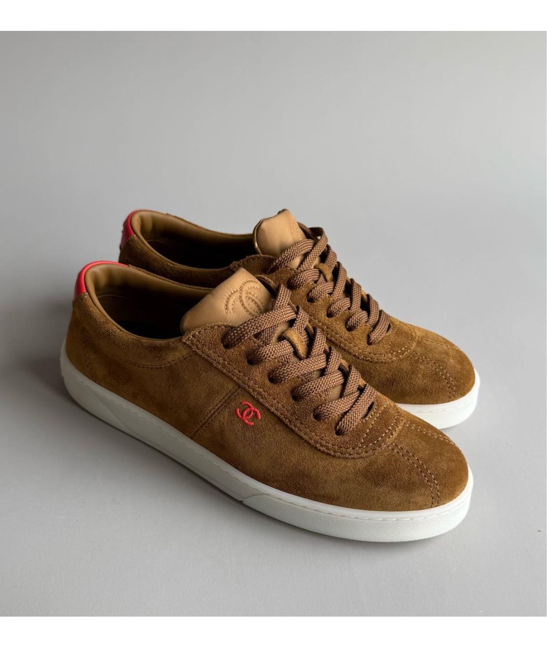 CHANEL Коричневые замшевые кеды, фото 2