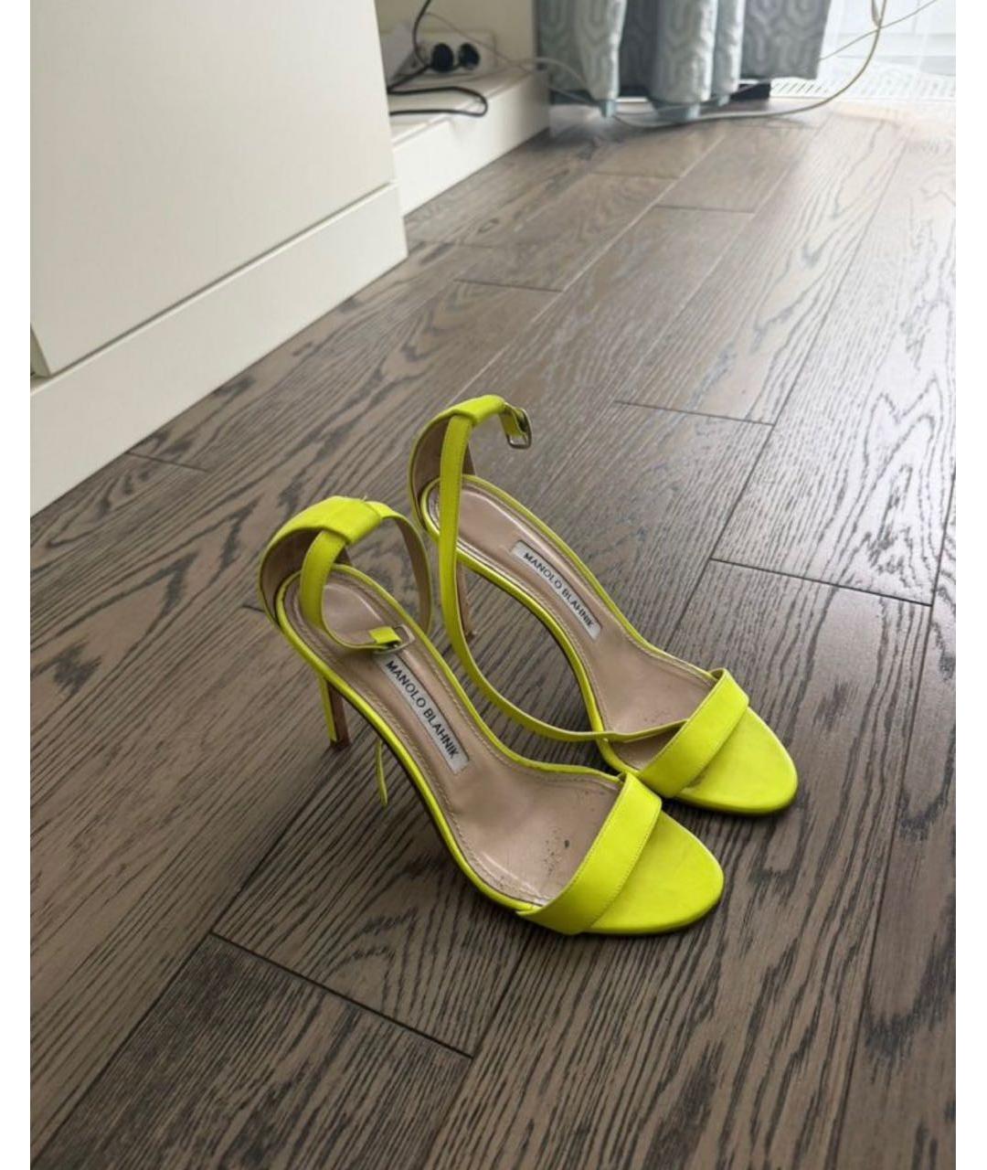 MANOLO BLAHNIK Желтые кожаные босоножки, фото 2