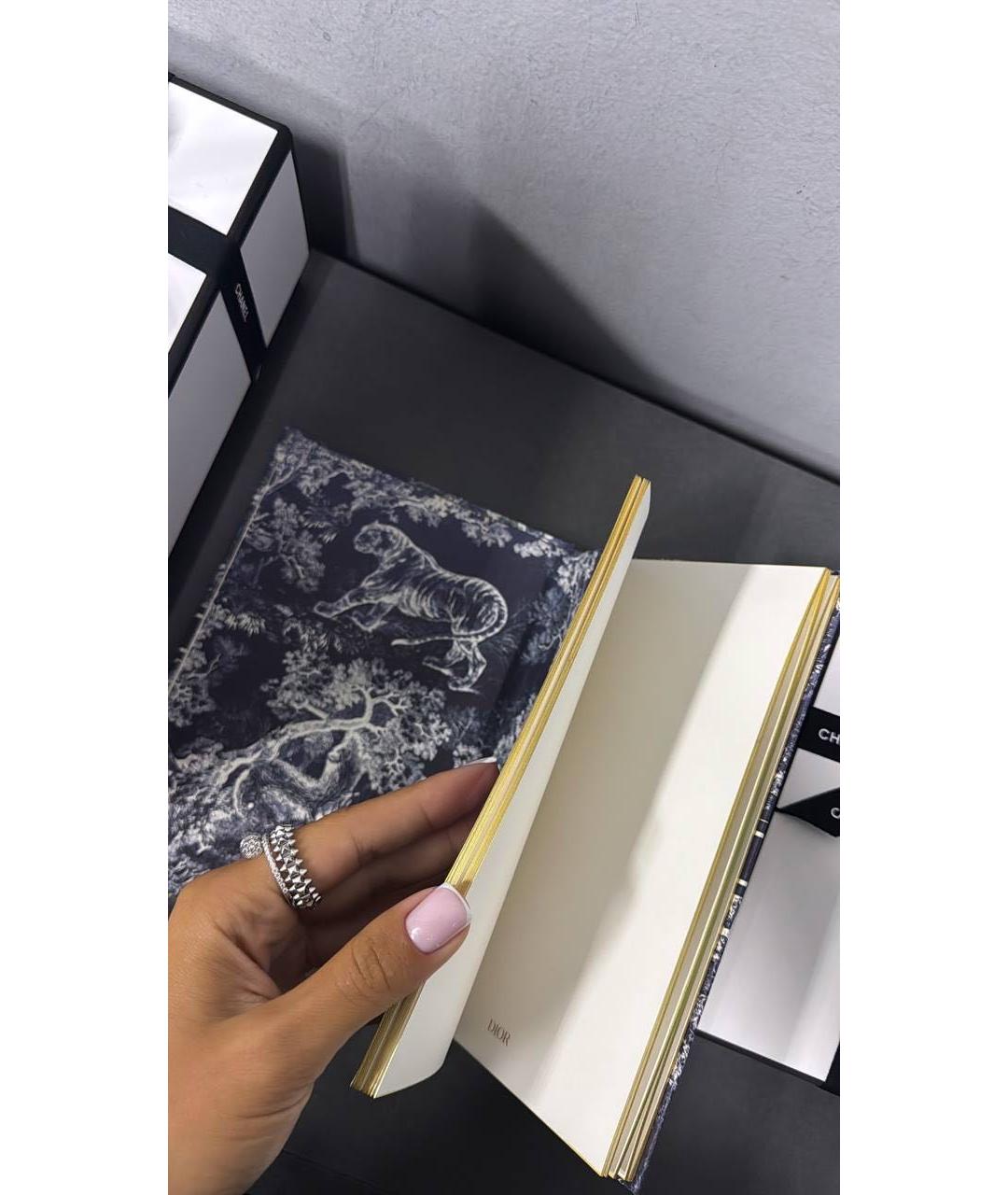 CHRISTIAN DIOR Книга, фото 4