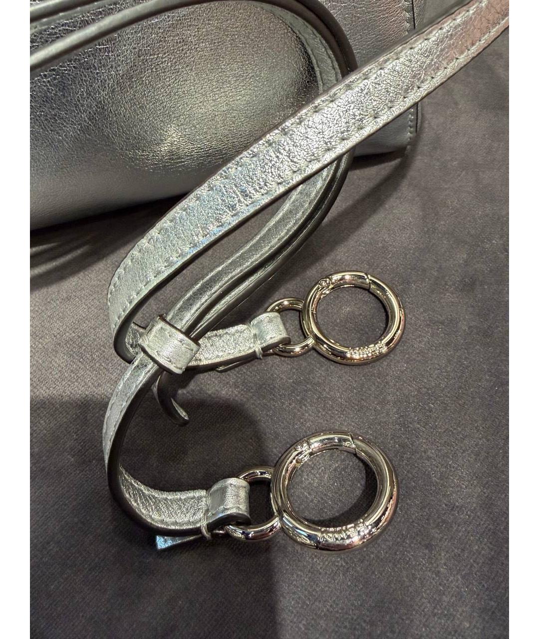 FENDI Серебряная кожаная сумка с короткими ручками, фото 7
