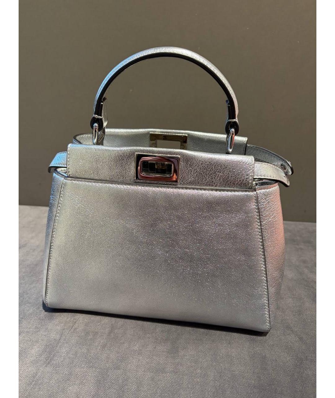 FENDI Серебряная кожаная сумка с короткими ручками, фото 9