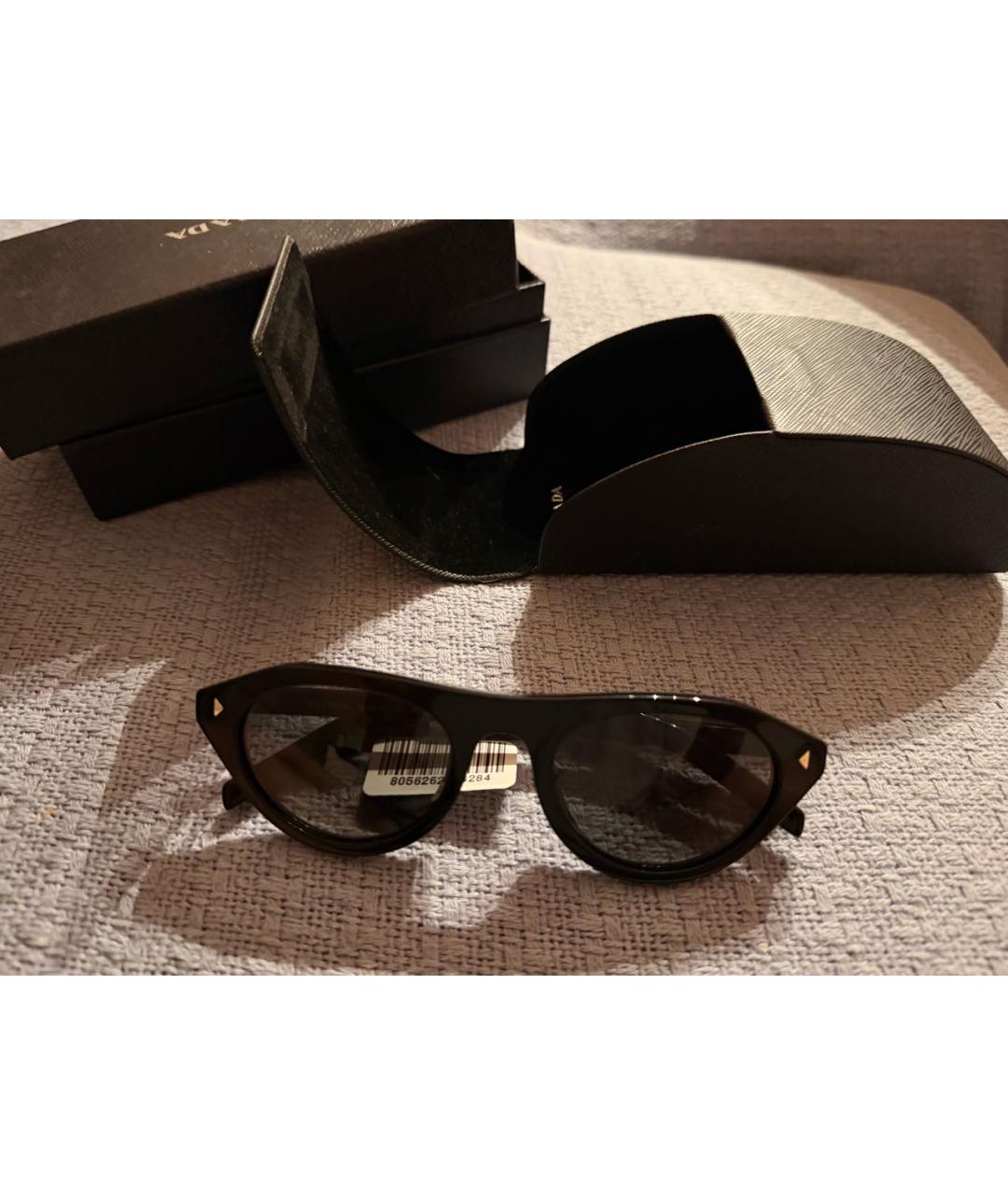 PRADA Черные пластиковые солнцезащитные очки, фото 2