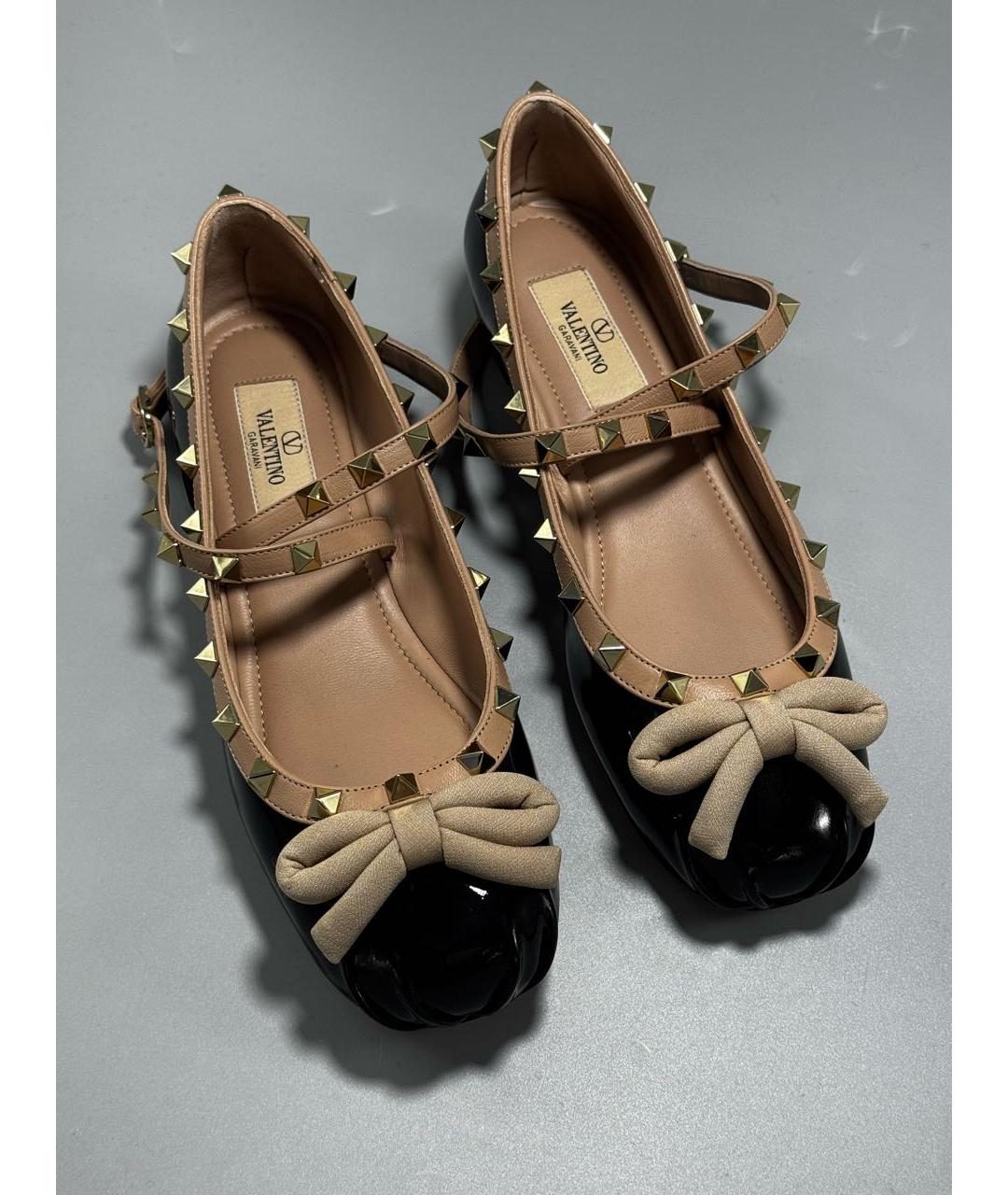 VALENTINO Черные балетки из лакированной кожи, фото 2