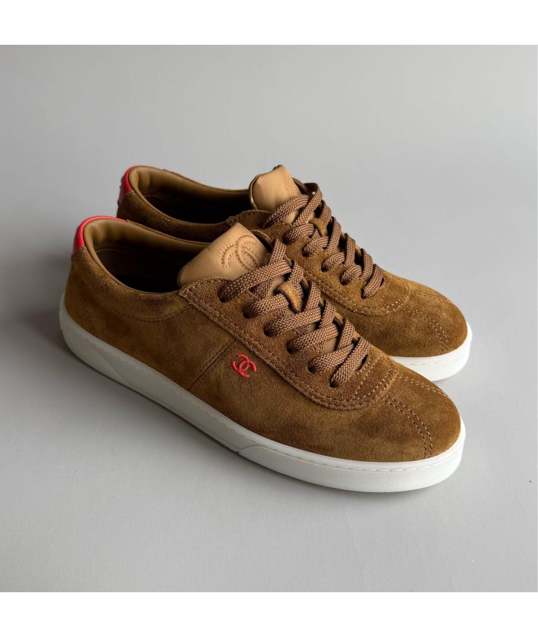 CHANEL Коричневые замшевые кеды, фото 2