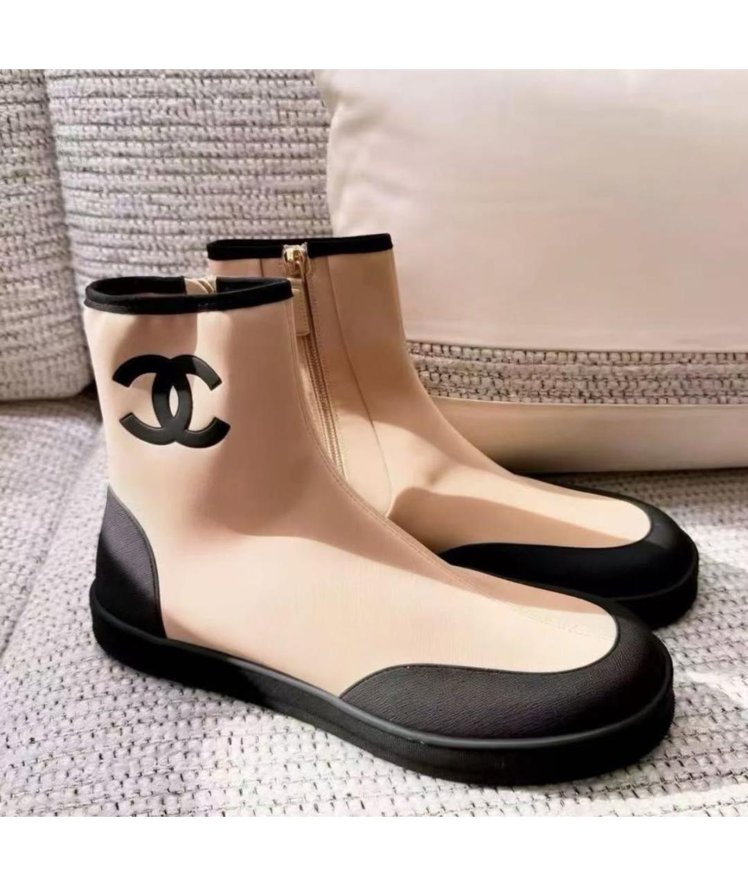 CHANEL Бежевые текстильные сапоги, фото 2