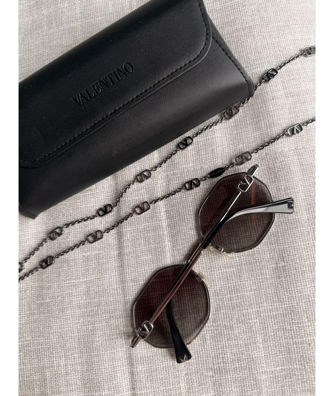 VALENTINO Антрацитовые солнцезащитные очки, фото 3