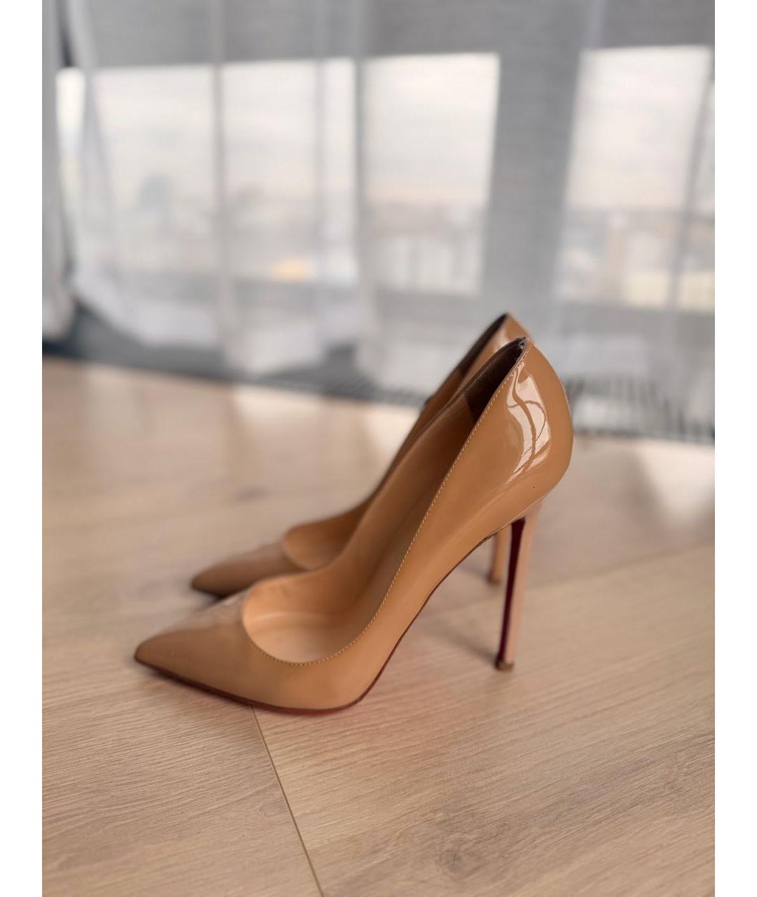 CHRISTIAN LOUBOUTIN Бежевые туфли из лакированной кожи, фото 7