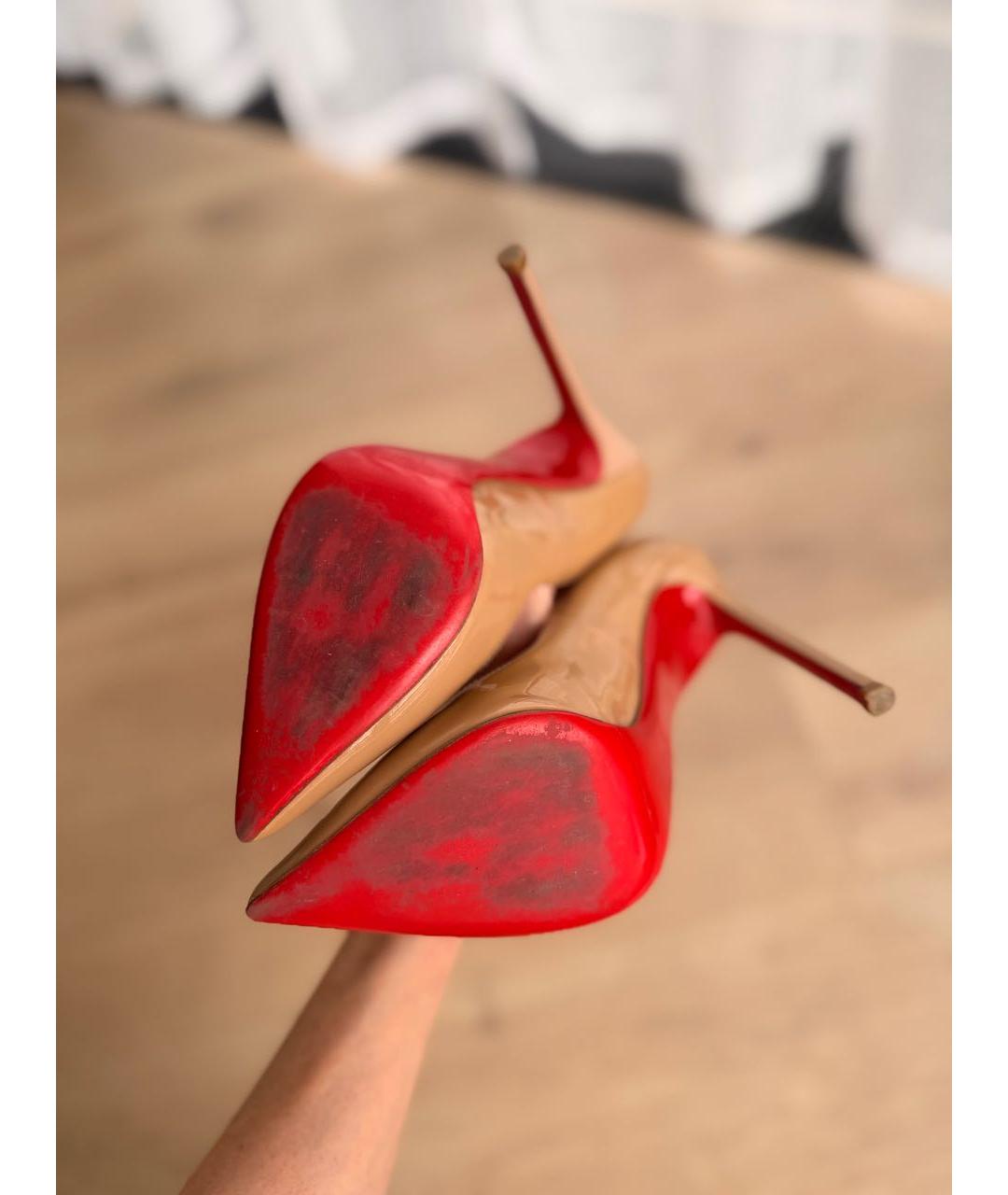 CHRISTIAN LOUBOUTIN Бежевые туфли из лакированной кожи, фото 6