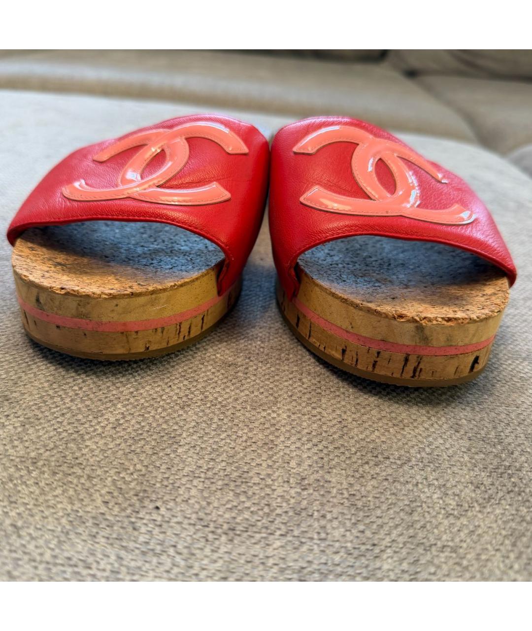 CHANEL Красные кожаные сандалии, фото 2