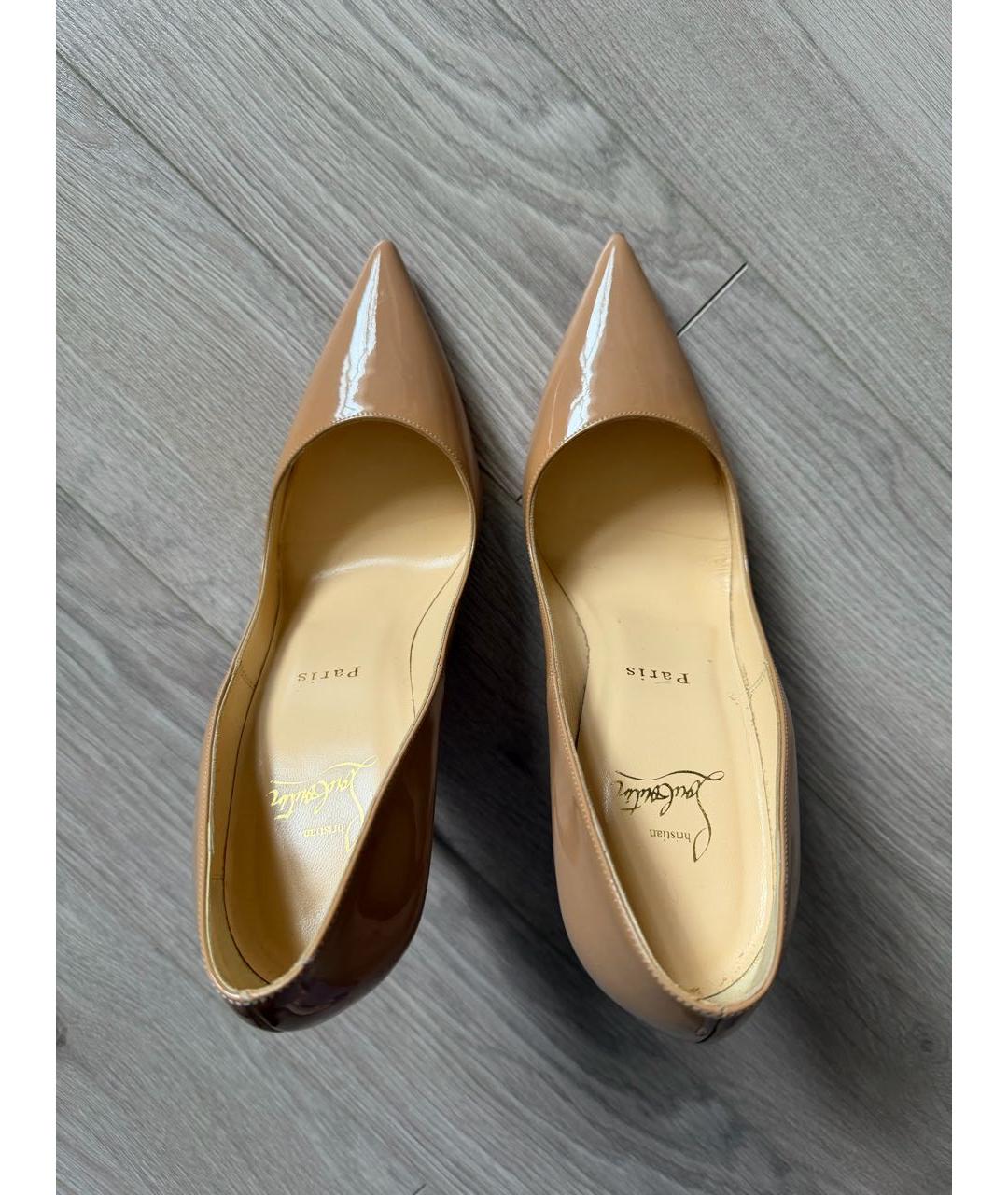CHRISTIAN LOUBOUTIN Бежевые туфли из лакированной кожи, фото 3