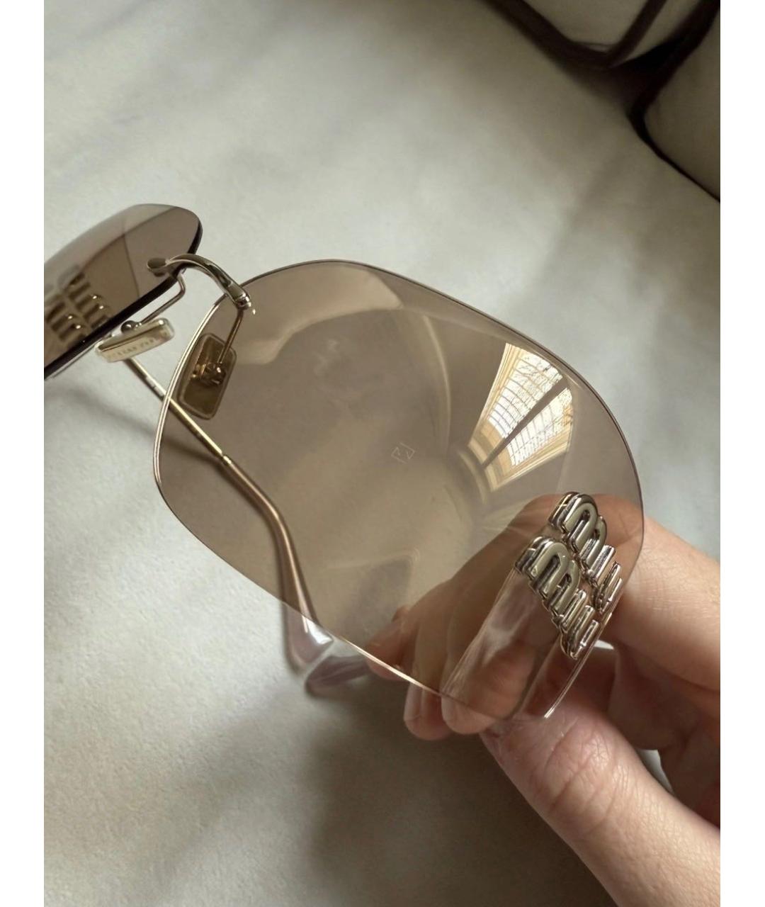 MIU MIU Золотые пластиковые солнцезащитные очки, фото 3