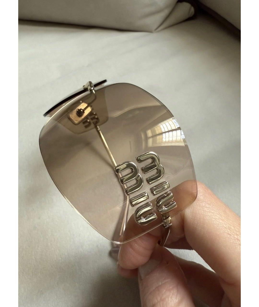 MIU MIU Золотые пластиковые солнцезащитные очки, фото 4