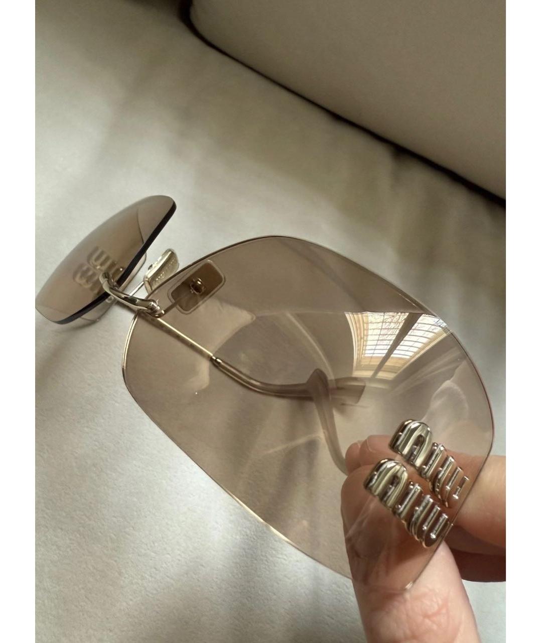 MIU MIU Золотые пластиковые солнцезащитные очки, фото 5