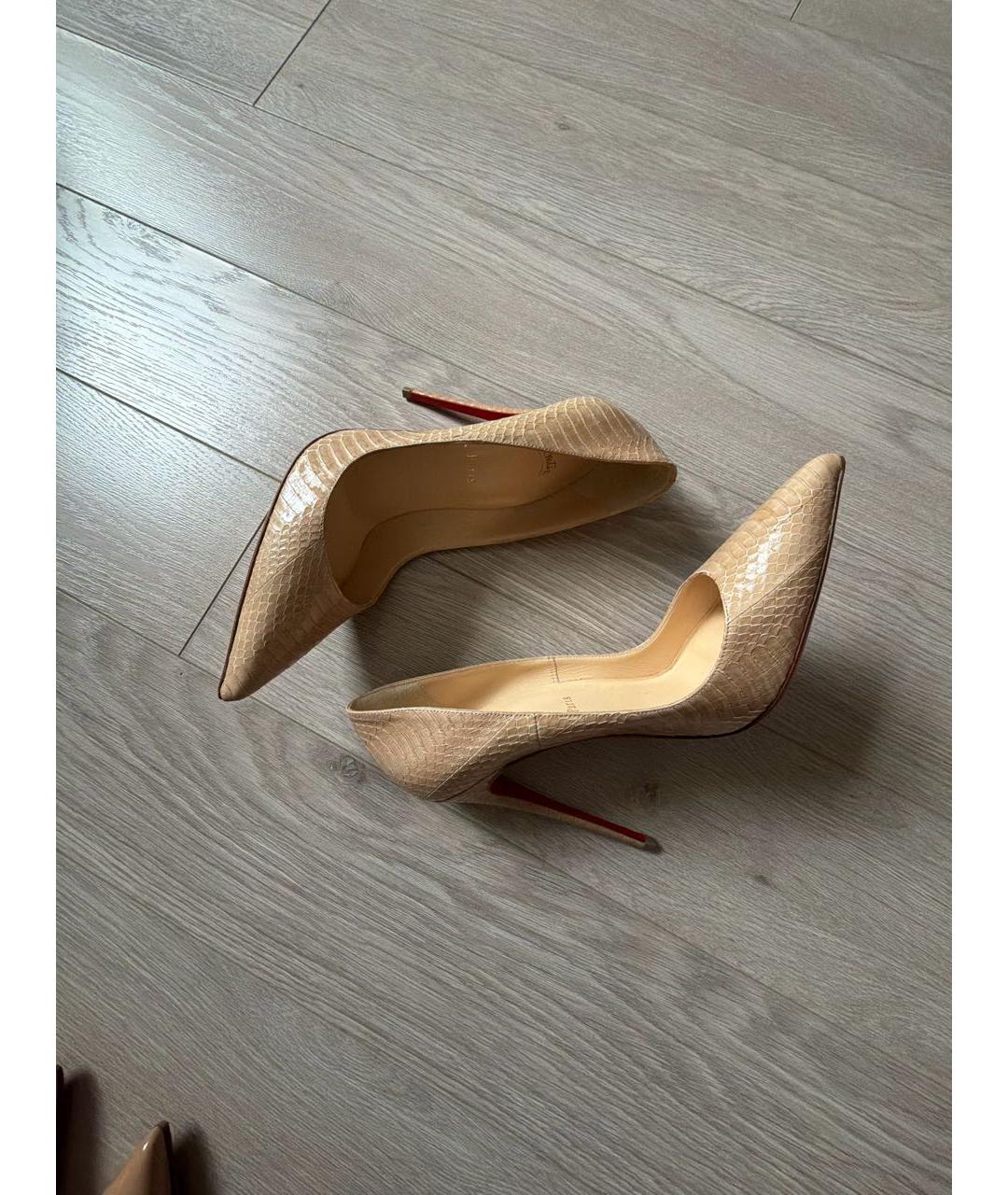 CHRISTIAN LOUBOUTIN Бежевые туфли из экзотической кожи, фото 6