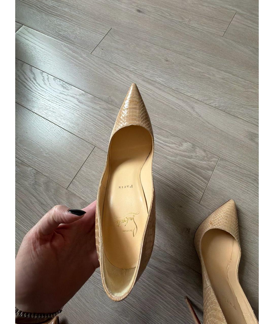 CHRISTIAN LOUBOUTIN Бежевые туфли из экзотической кожи, фото 7