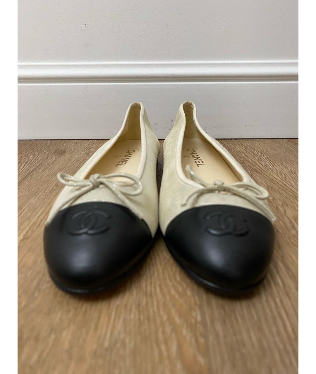 CHANEL Бежевые кожаные балетки, фото 2