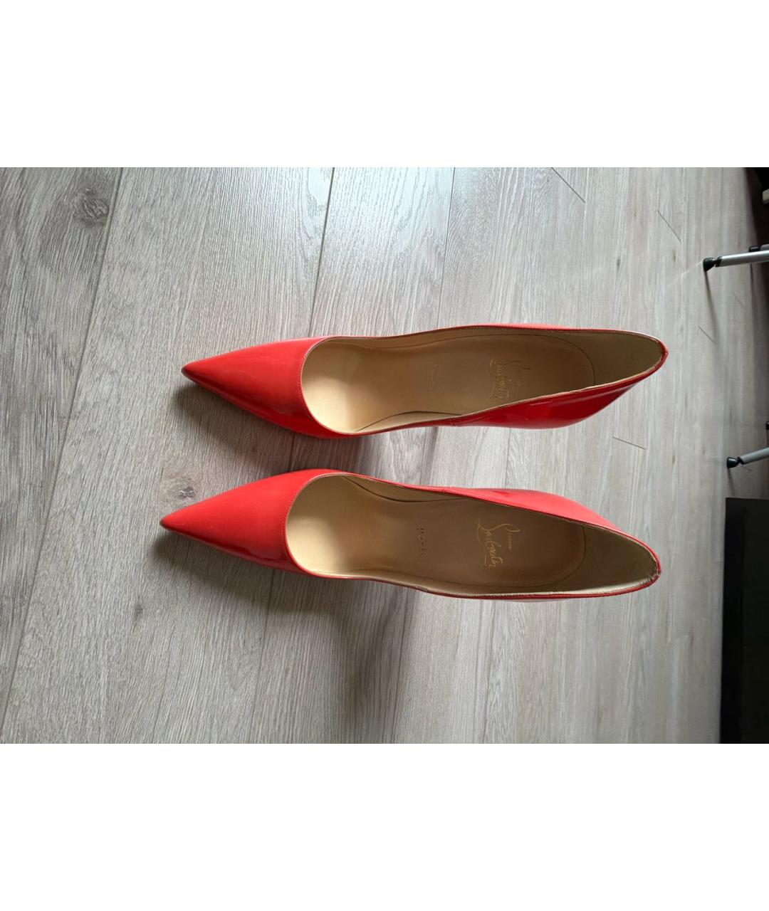 CHRISTIAN LOUBOUTIN Коралловые туфли из лакированной кожи, фото 2