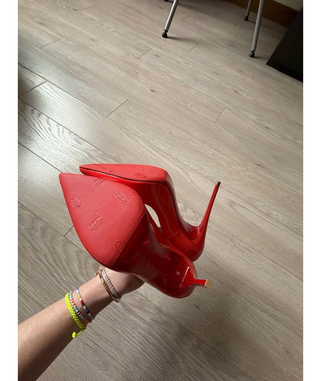 CHRISTIAN LOUBOUTIN Коралловые туфли из лакированной кожи, фото 7