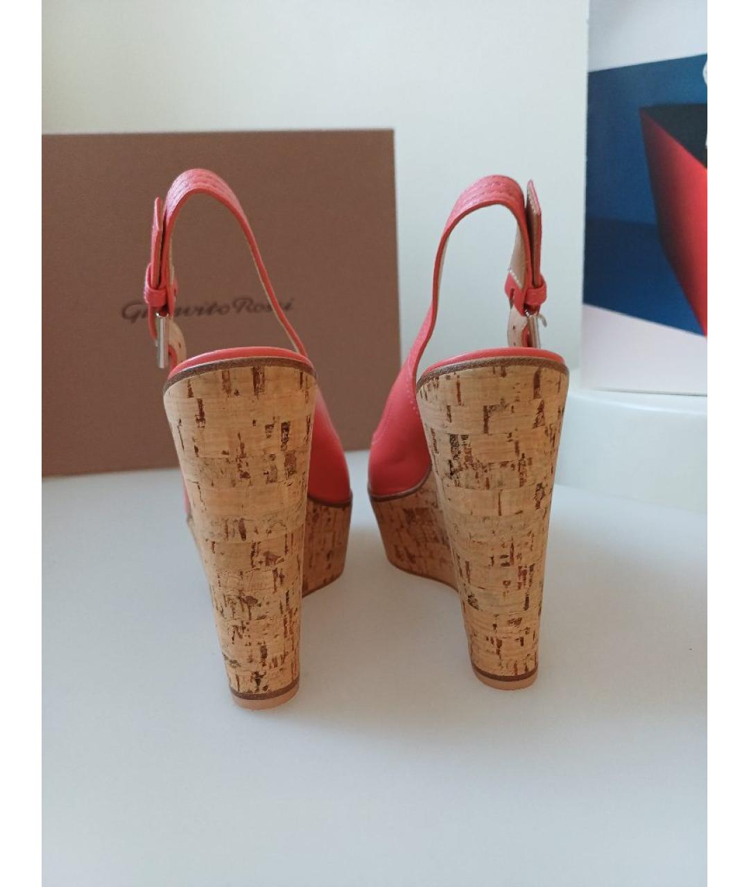 GIANVITO ROSSI Коралловые кожаные босоножки, фото 7
