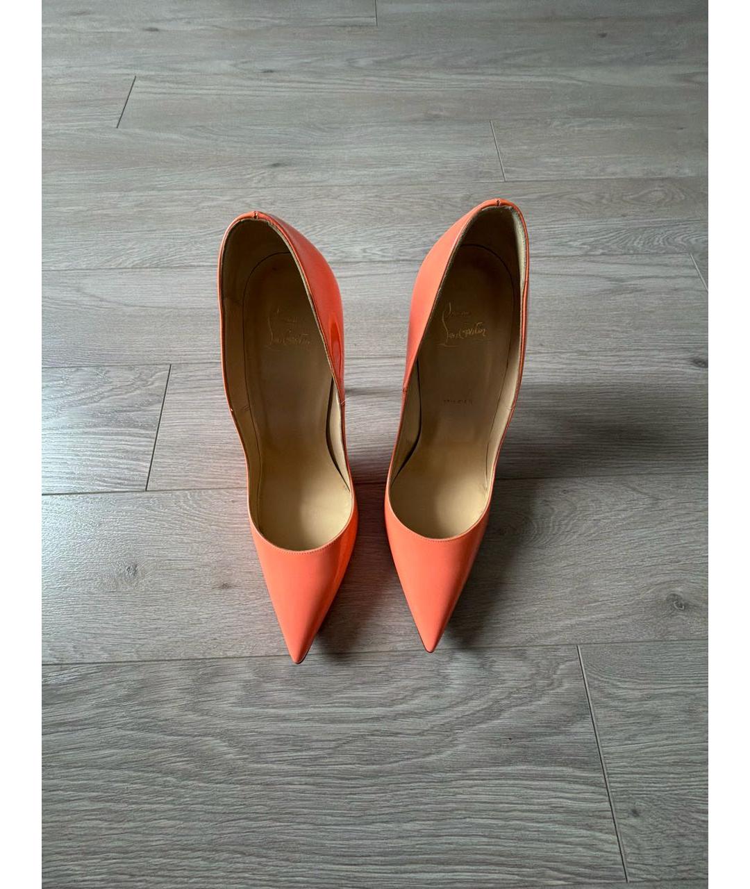 CHRISTIAN LOUBOUTIN Коралловые туфли из лакированной кожи, фото 2