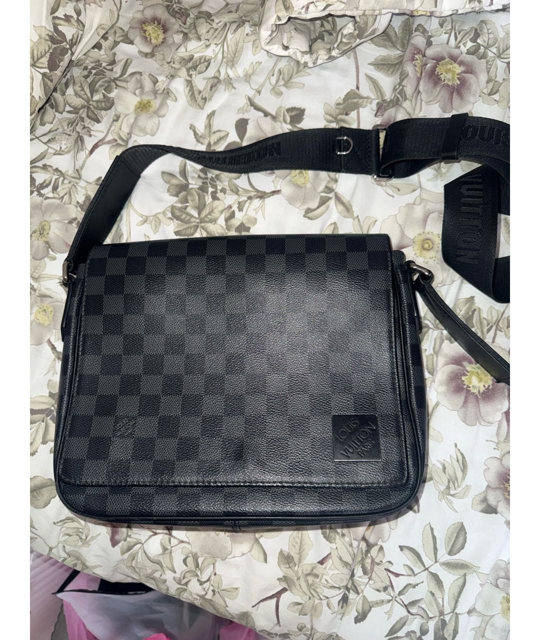 LOUIS VUITTON Черная барсетка, фото 5