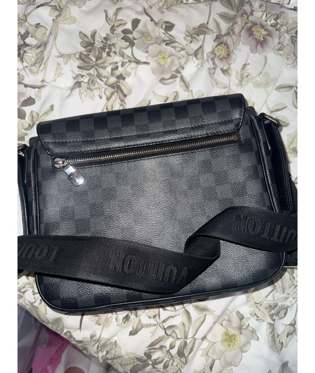 LOUIS VUITTON Черная барсетка, фото 3