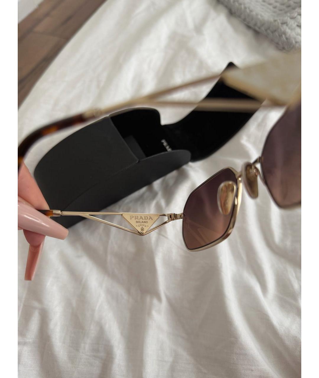 PRADA Золотые металлические солнцезащитные очки, фото 6