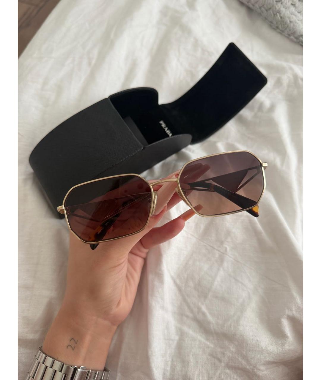 PRADA Золотые металлические солнцезащитные очки, фото 4
