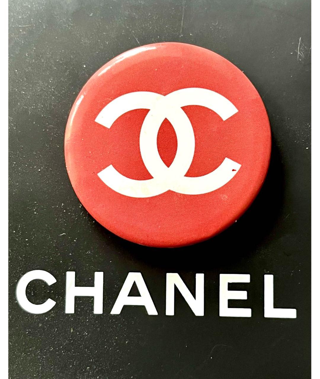 CHANEL Красная металлическая булавка / брошь, фото 3