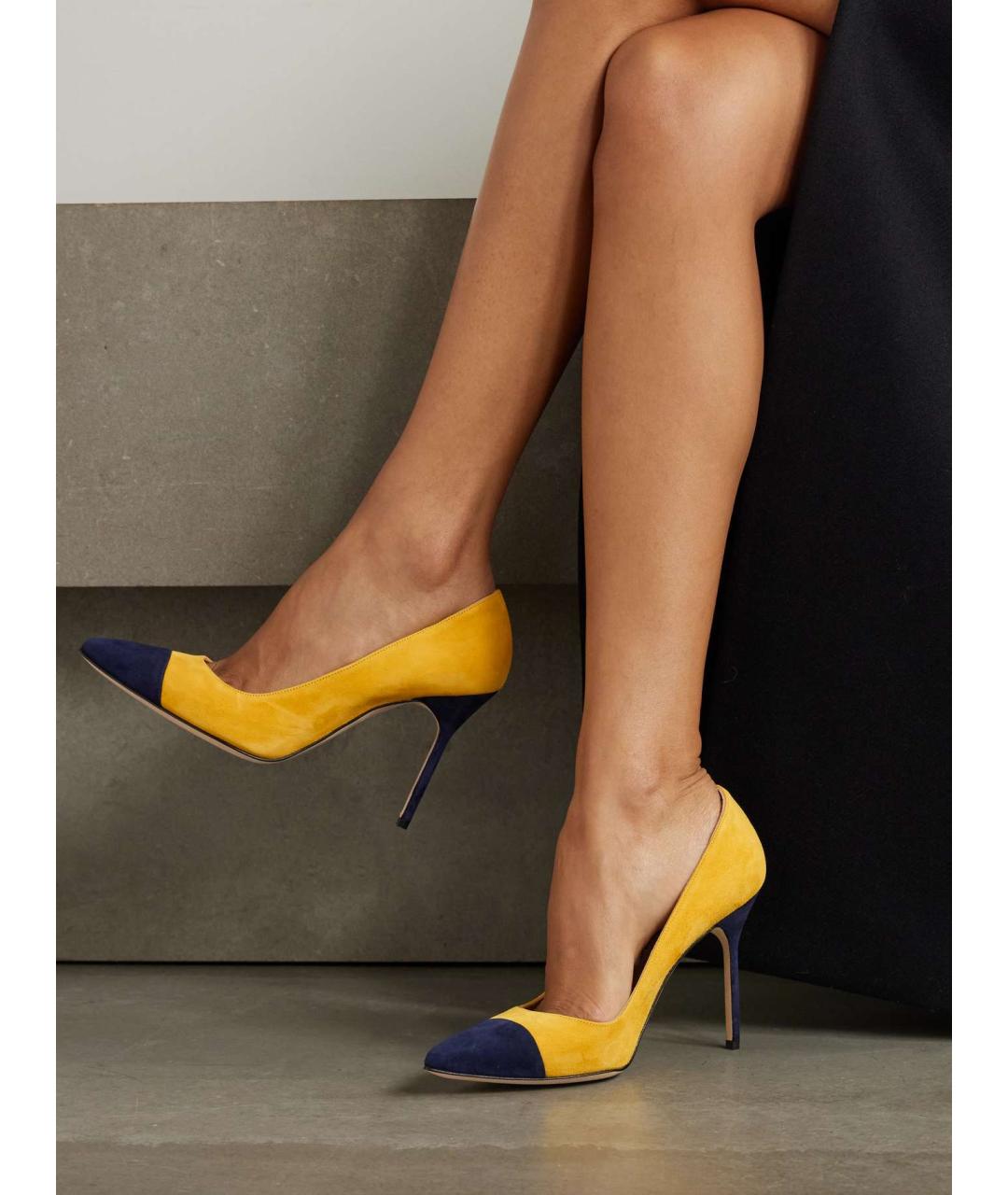 MANOLO BLAHNIK Желтые замшевые туфли, фото 2
