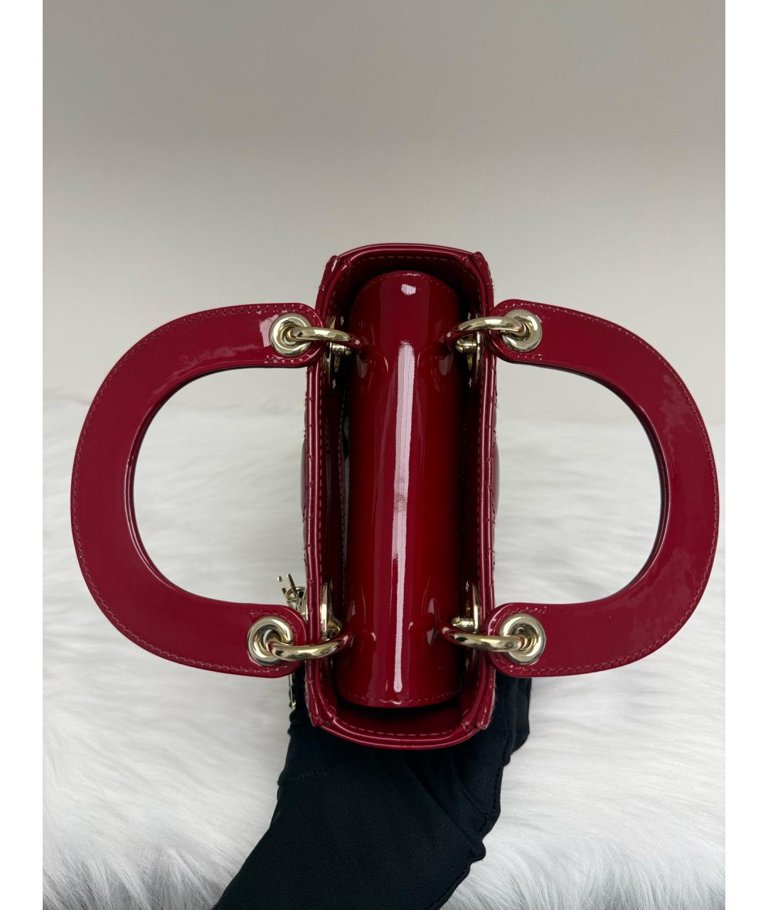 CHRISTIAN DIOR Красная сумка с короткими ручками из лакированной кожи, фото 4