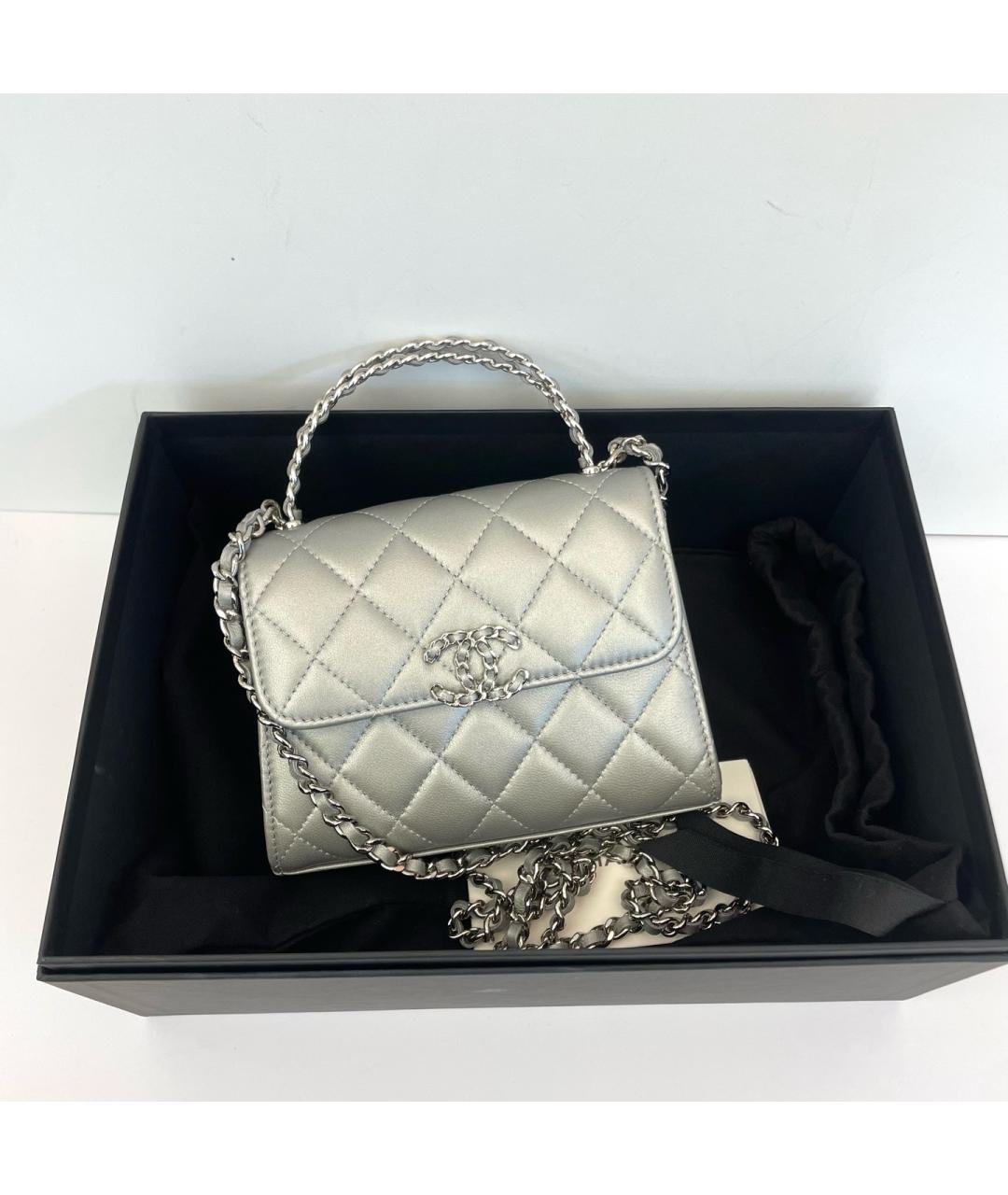 CHANEL Серебряная кожаная сумка с короткими ручками, фото 7