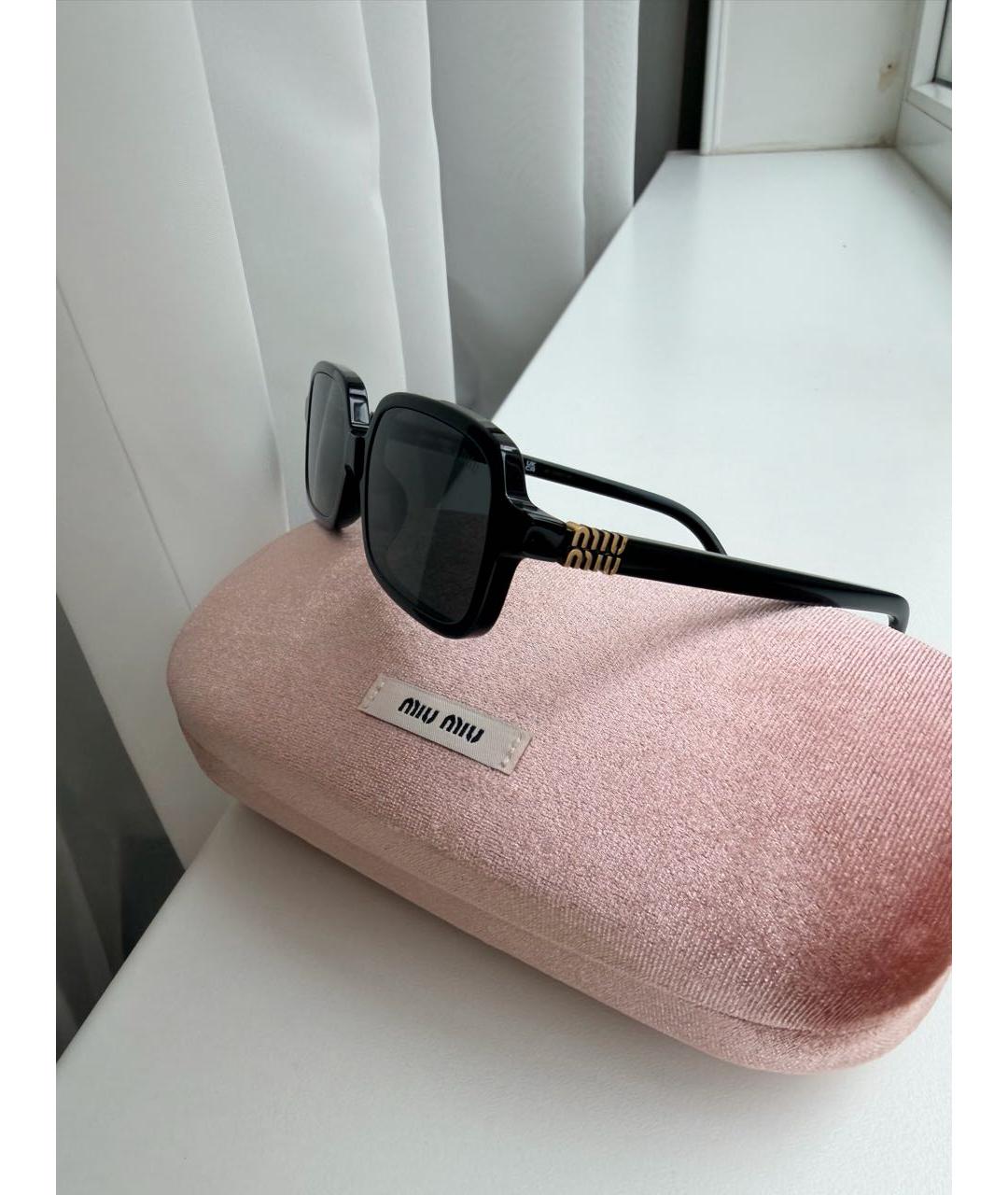 MIU MIU Черные пластиковые солнцезащитные очки, фото 2