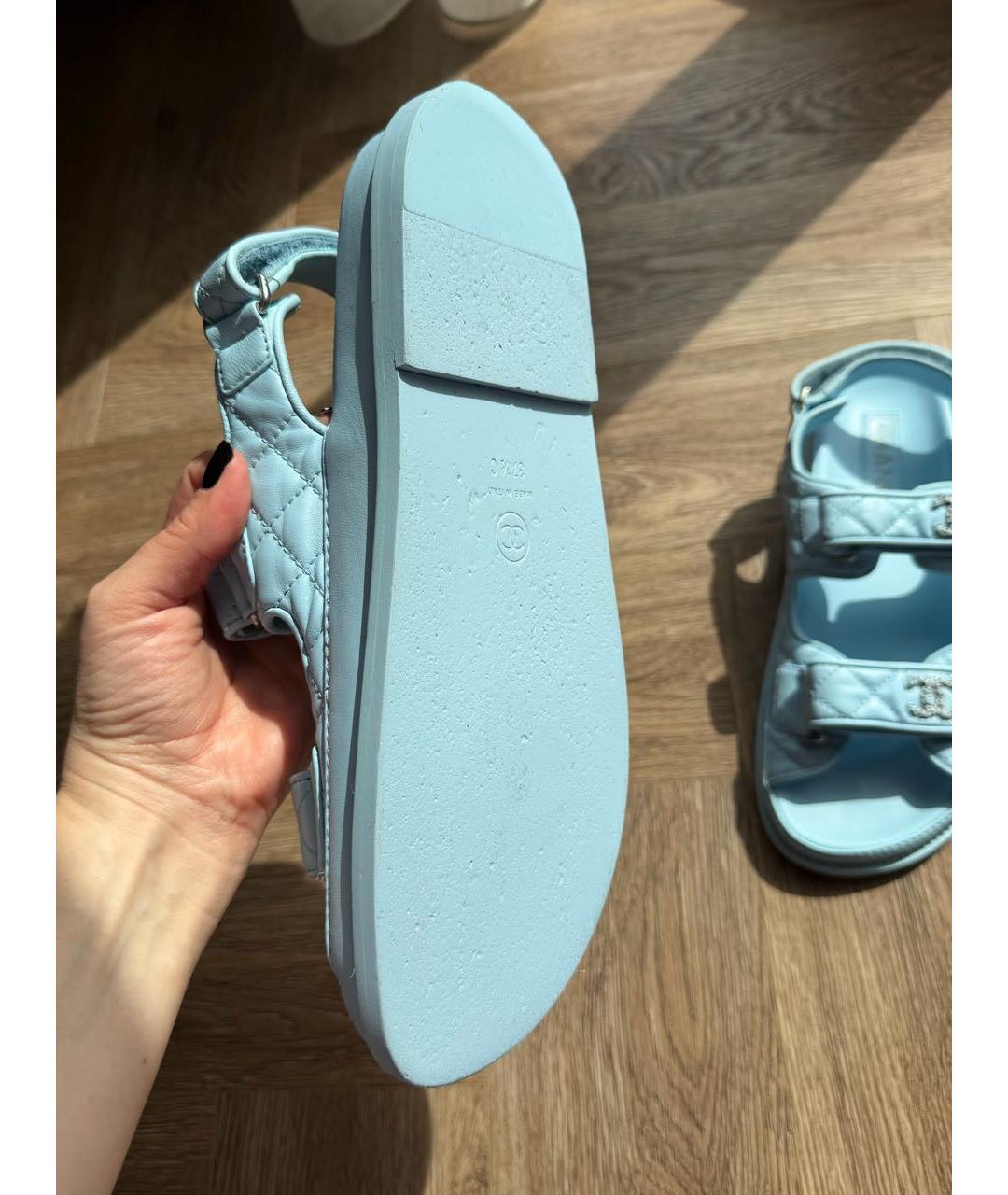 CHANEL Голубые кожаные сандалии, фото 6