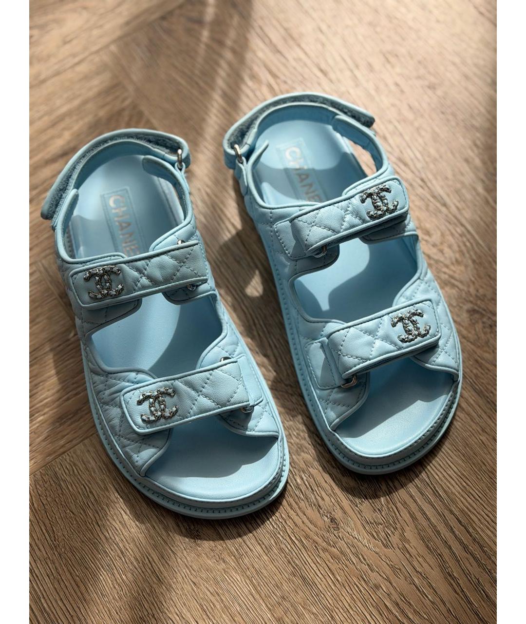 CHANEL Голубые кожаные сандалии, фото 2