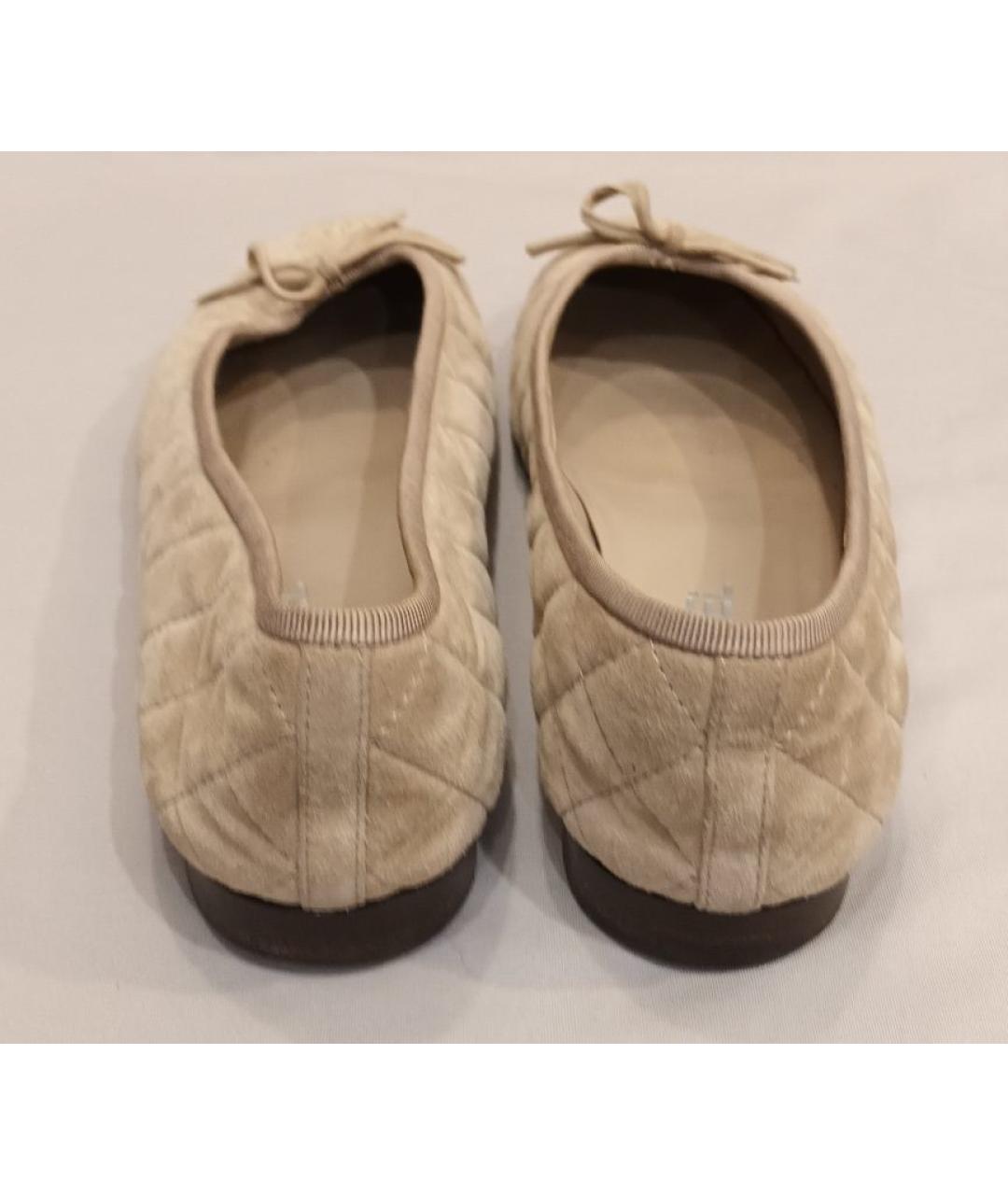 CHANEL Бежевые замшевые балетки, фото 3