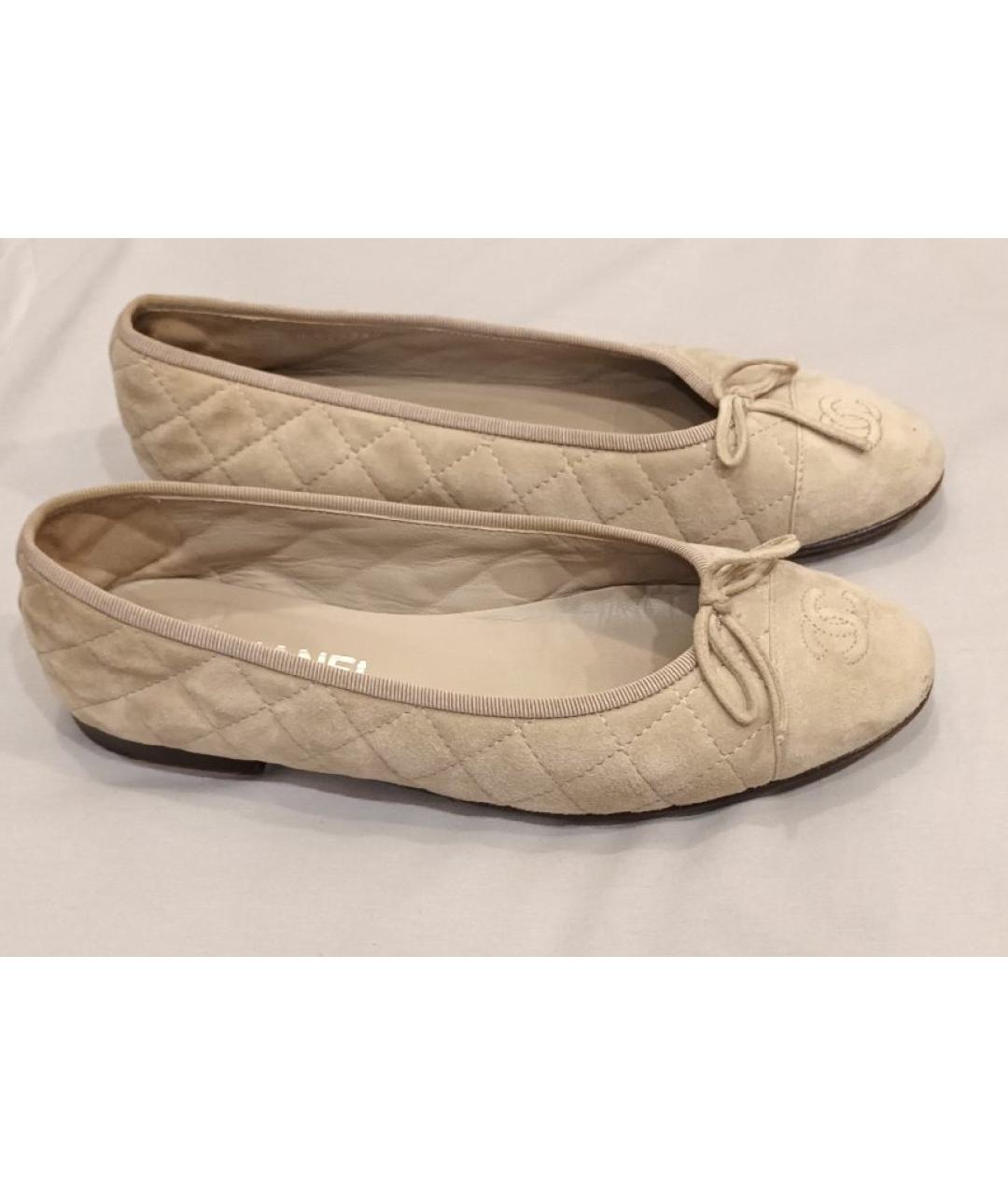 CHANEL Бежевые замшевые балетки, фото 9