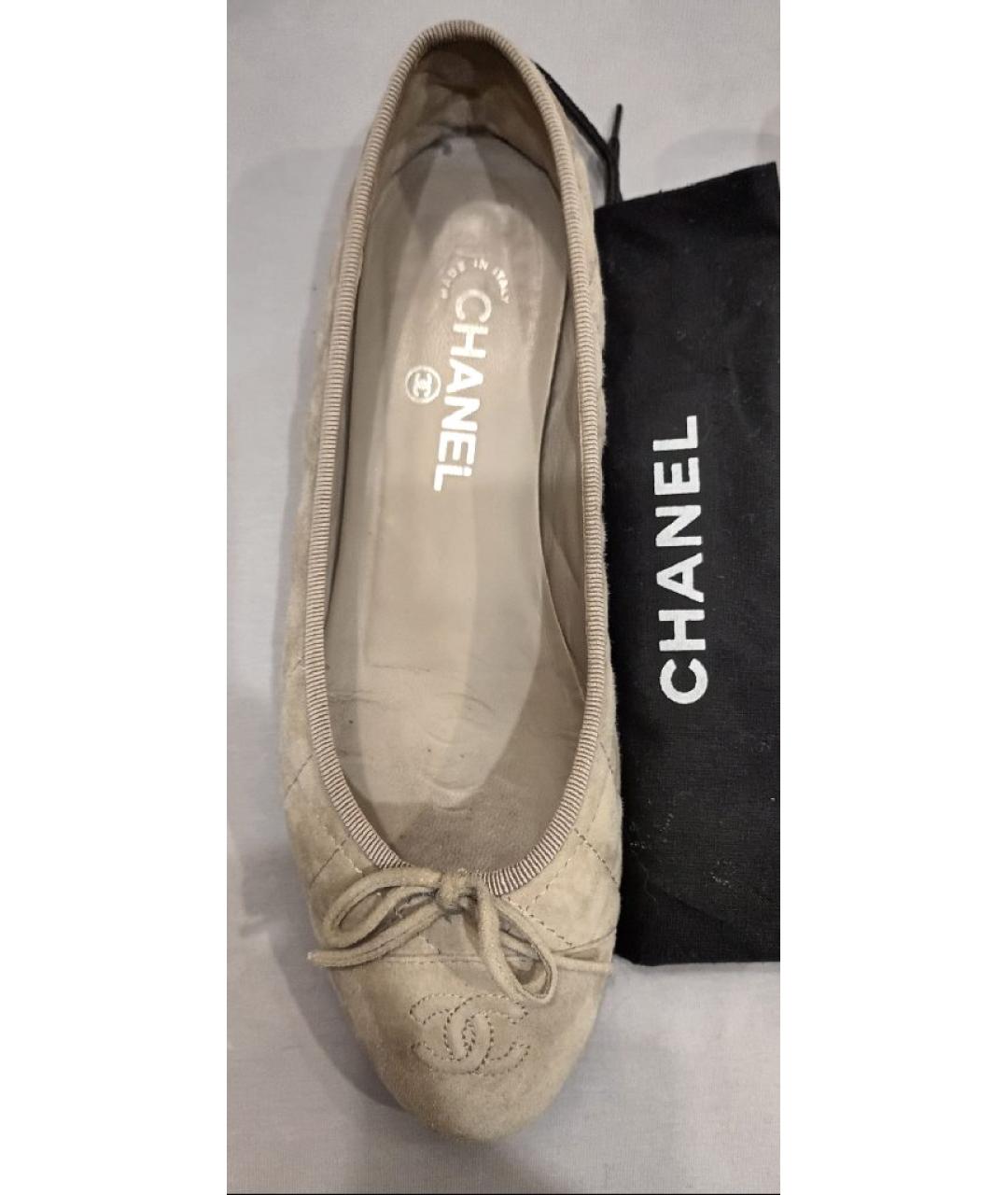 CHANEL Бежевые замшевые балетки, фото 4
