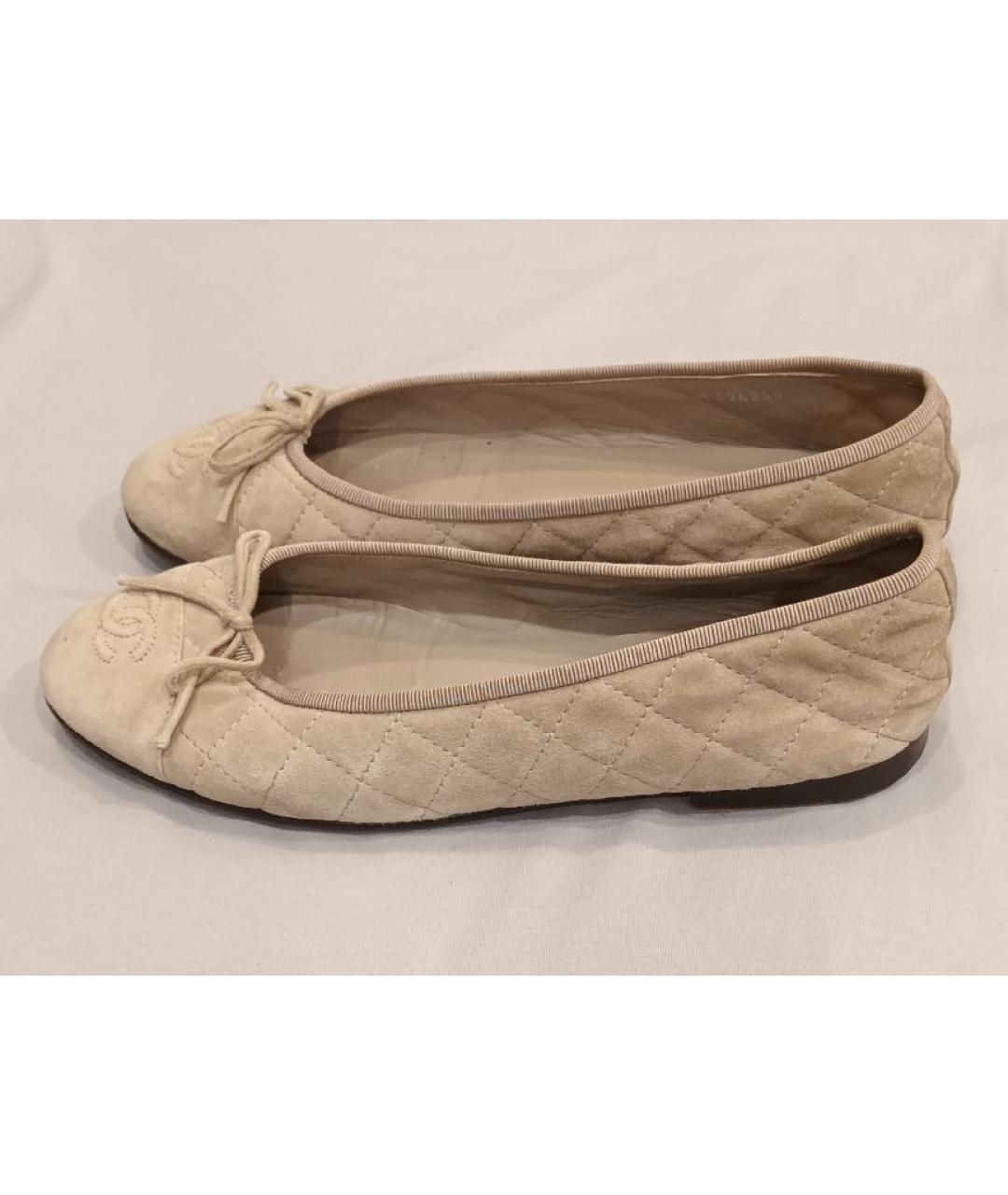 CHANEL Бежевые замшевые балетки, фото 6