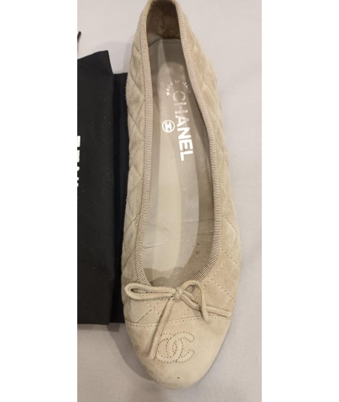 CHANEL Бежевые замшевые балетки, фото 5