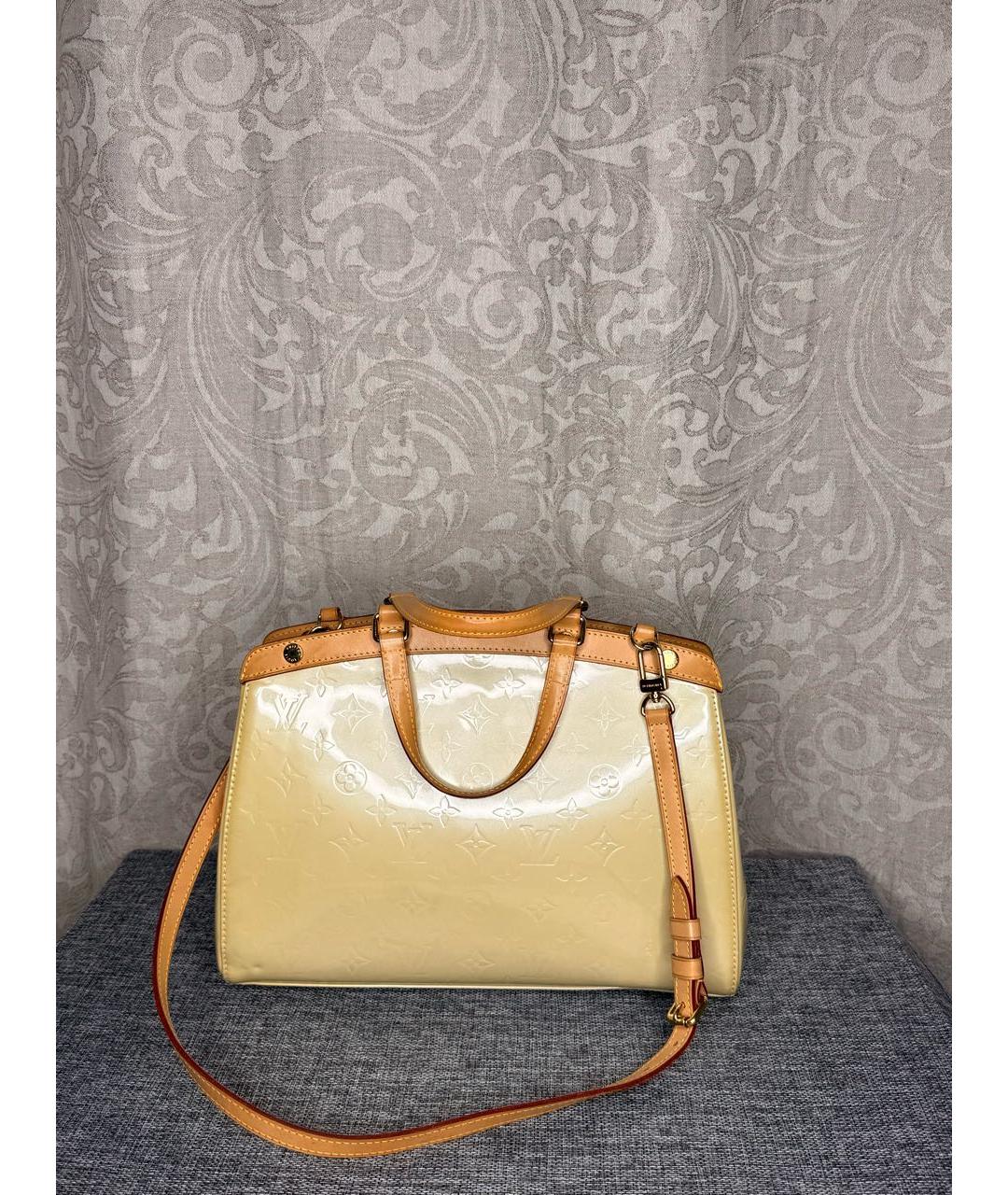 LOUIS VUITTON Бежевая сумка тоут из лакированной кожи, фото 2