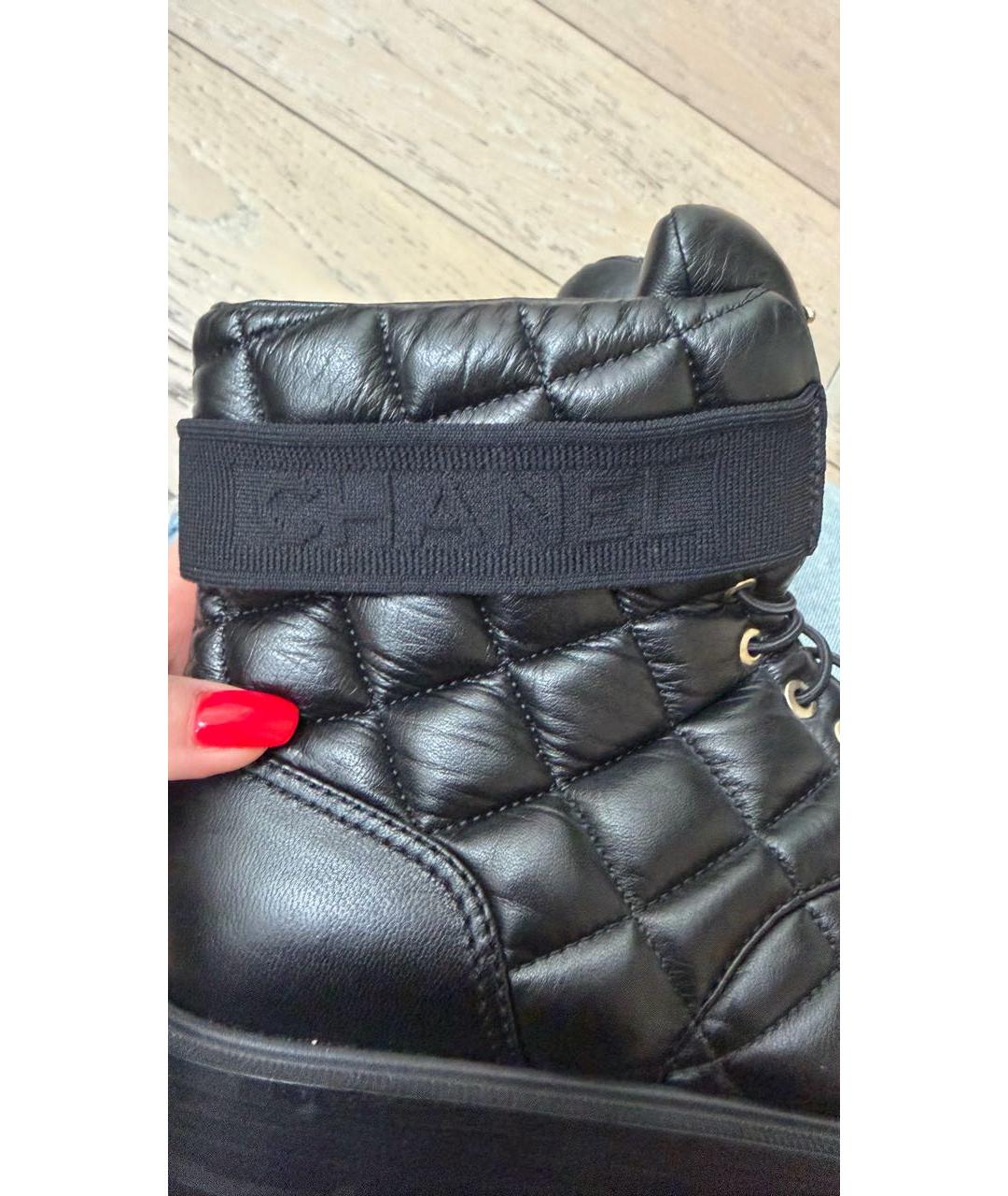 CHANEL Черные кожаные сапоги, фото 6